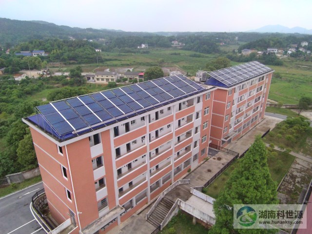 长沙县石常中学宿舍楼及食堂太阳能热水系统工程