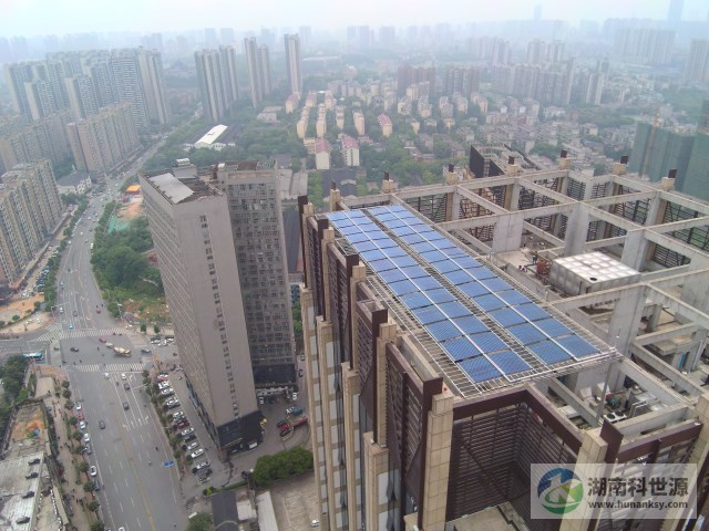 长沙市五江天街北区商业楼屋面太阳能热水系统