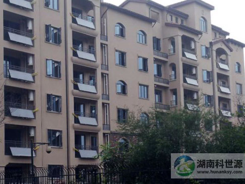 开福区沙河城项目阳台壁挂式太阳能热水器工程