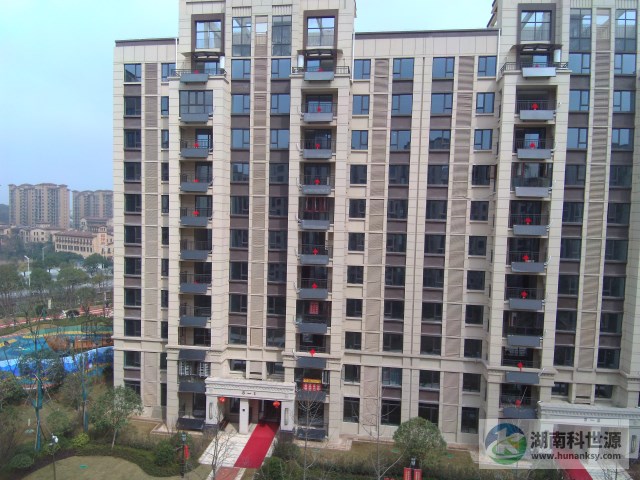 阳台壁挂太阳能热水系统