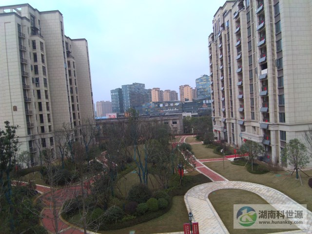 阳台壁挂太阳能热水系统