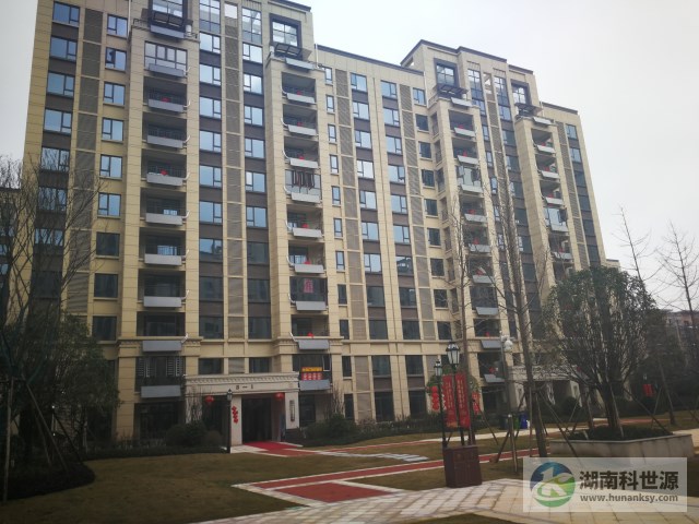 阳台壁挂太阳能热水系统