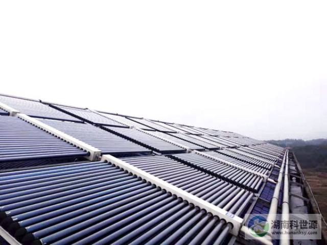 斜屋面真空管太阳能热水工程