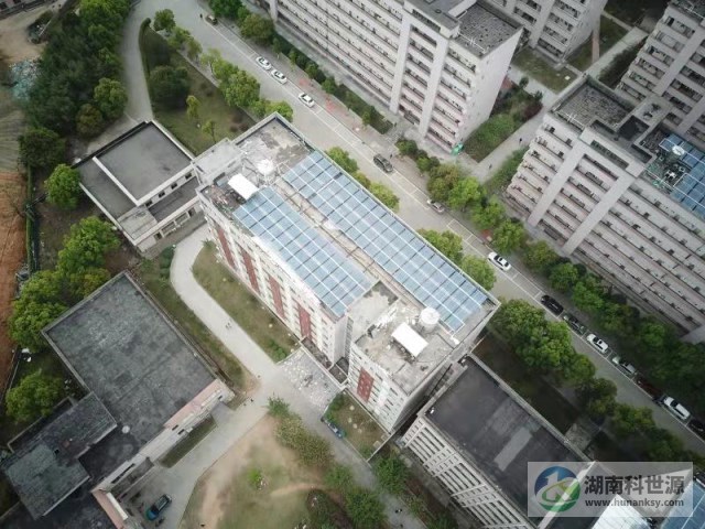 怀化学院宿舍屋顶太阳能热水工程