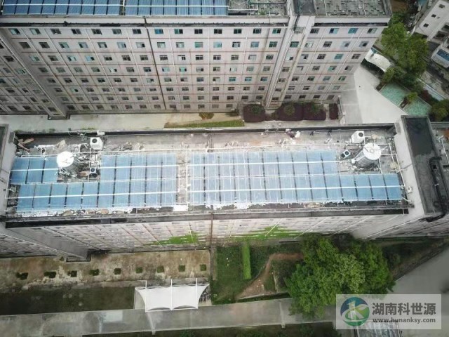 怀化学院宿舍屋顶太阳能热水工程