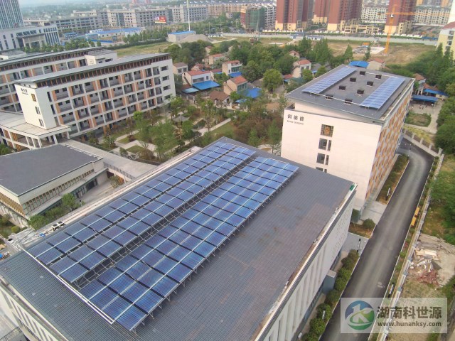 屋面太阳能热水系统