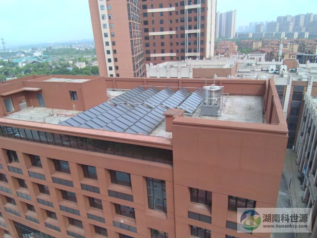 平板太阳能热水系统