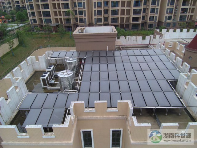 屋顶平板太阳能热水系统