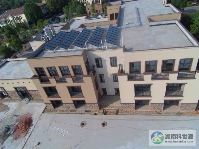 幼儿园屋顶太阳能热水系统