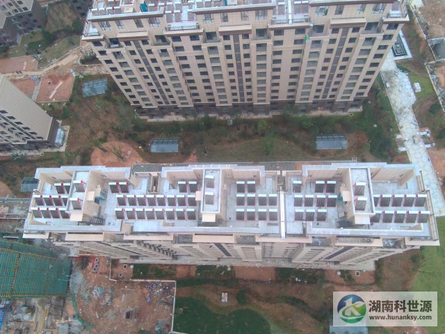 俯视屋顶一体式太阳能热水器