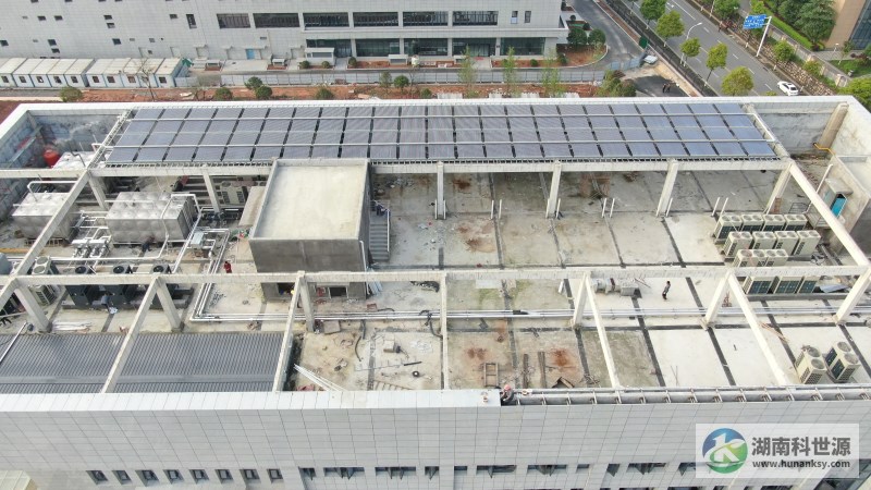 航拍太阳能热水系统