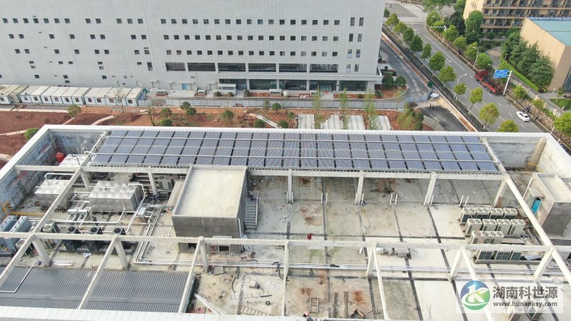 航拍太阳能热水系统