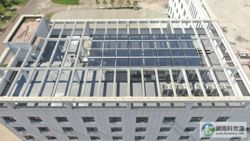 屋顶太阳能热水系统