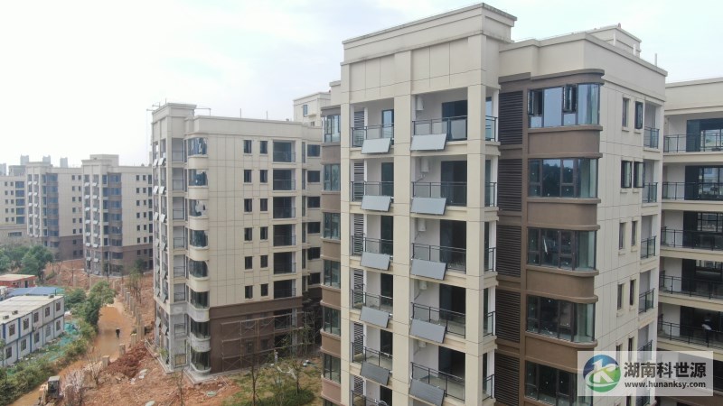 阳台壁挂太阳能热水器