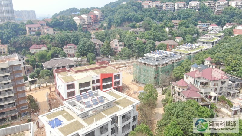 一体落水式太阳能热水器