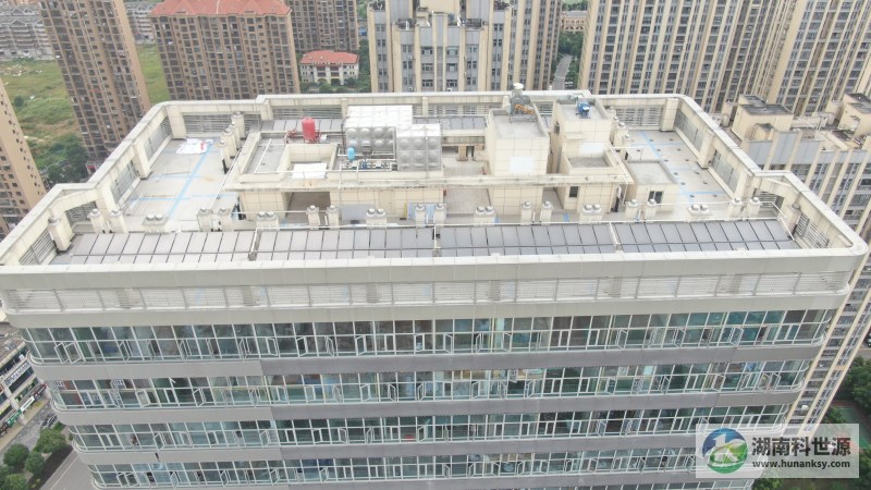 屋顶平板太阳能集热器